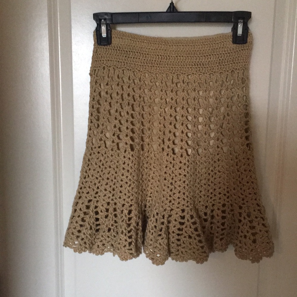 Women’s tan croquet skirt M